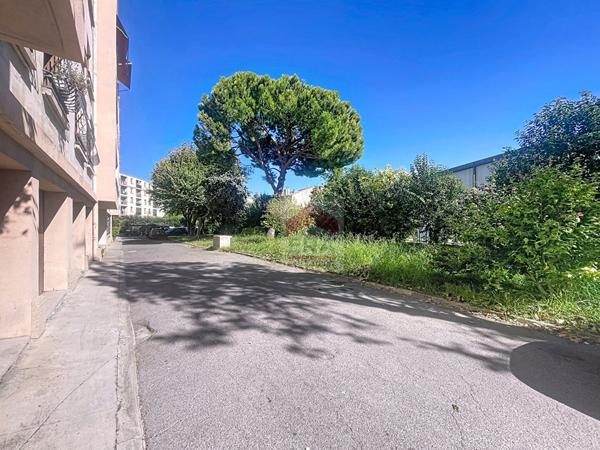 A VENDRE 13014 BON SECOURS APPARTEMENT T4 BALCON RESIDENCE CAVE PARKING 