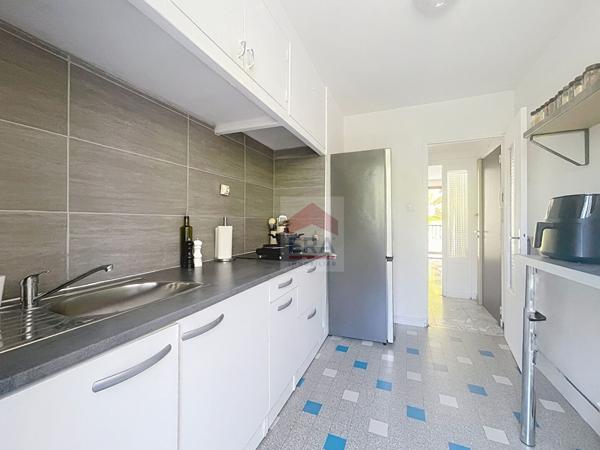 A VENDRE 13014 BON SECOURS APPARTEMENT T4 BALCON RESIDENCE CAVE PARKING 