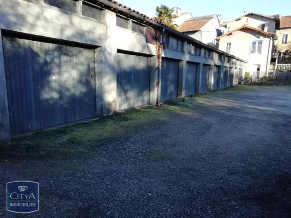 Parking à louer 25m² Pamiers (09100)