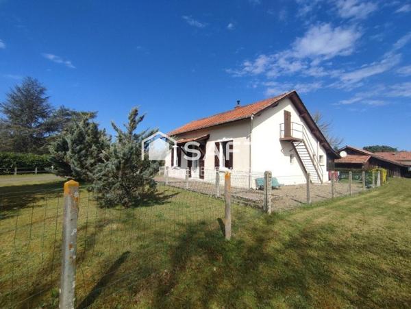 MAISON DE CAMPAGNE AVEC DEPENDANCE ET GRAND JARDIN