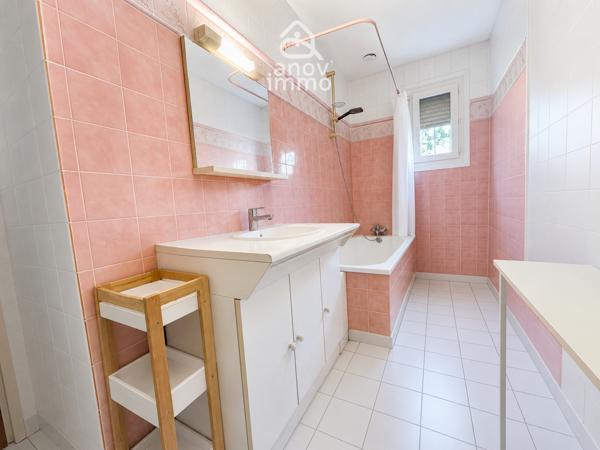 Maison
                                                                                                                                                                                                                                                                                                                        10 pièce(s)                                                                                                                                                                                                          5 chambre(s)                                                                                                                                                                                                          153.48  m²