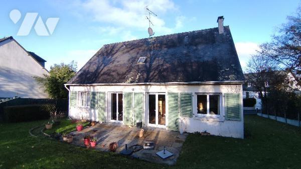 Maison familiale spacieuse 6 chambres avec sous-sol complet et terrain