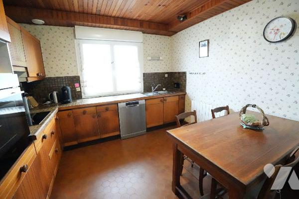 Maison familiale spacieuse 6 chambres avec sous-sol complet et terrain