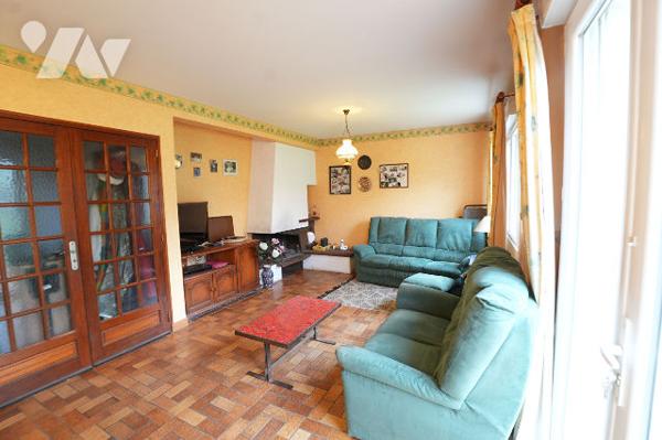 Maison familiale spacieuse 6 chambres avec sous-sol complet et terrain