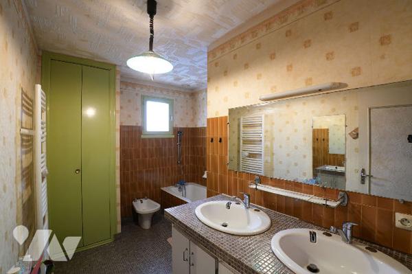 Maison familiale spacieuse 6 chambres avec sous-sol complet et terrain