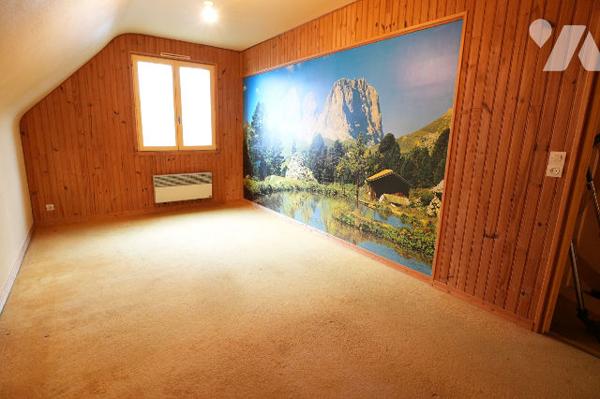 Maison familiale spacieuse 6 chambres avec sous-sol complet et terrain