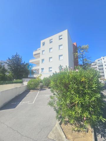 Appartement
                                                                                                                                                                                                                                                                                                                        2 pièce(s)                                                                                                                                                                                                          1 chambre(s)                                                                                                                                                                                                          31  m²