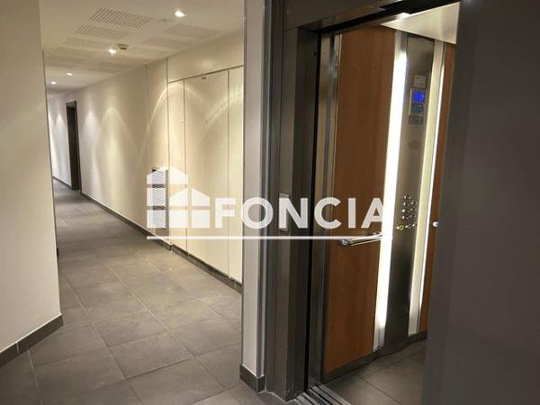 Location Appartement 2 pièces 50.1 m² - 27 RUE PARMENTIER La Ciotat 13600