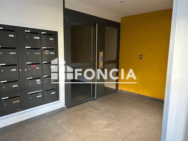 Location Appartement 2 pièces 50.1 m² - 27 RUE PARMENTIER La Ciotat 13600