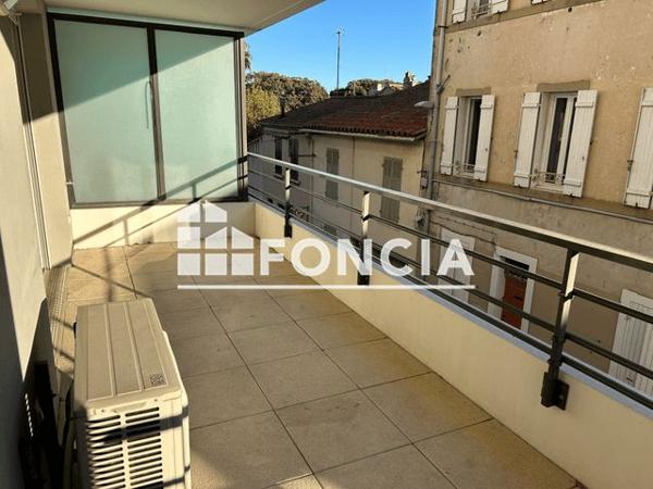 Location Appartement 2 pièces 50.1 m² - 27 RUE PARMENTIER La Ciotat 13600