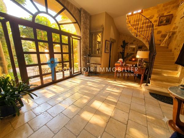 Maison
                                                                                                                                                                                                                                                                                                                        8 pièce(s)                                                                                                                                                                                                          6 chambre(s)                                                                                                                                                                                                          230  m²