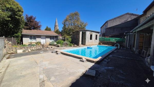 À vendre - Maison mitoyenne 1 côté, 6 pièces située à Condom (32100)