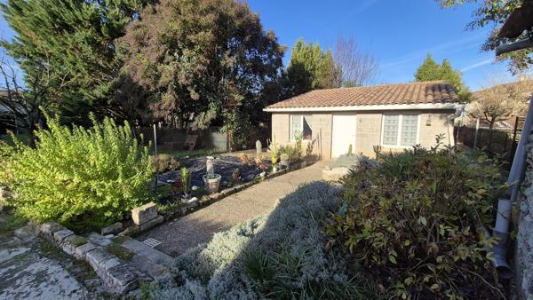 À vendre - Maison mitoyenne 1 côté, 6 pièces située à Condom (32100)