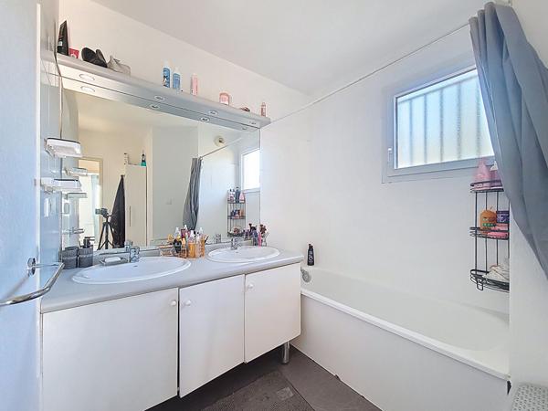 INVESTISSEMENT LOCATIF Appt duplex - T4 - 3 chambres - 84 m² - Résidence avec piscine - Plan-de-Cuques (13380)