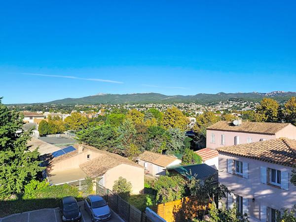 INVESTISSEMENT LOCATIF Appt duplex - T4 - 3 chambres - 84 m² - Résidence avec piscine - Plan-de-Cuques (13380)