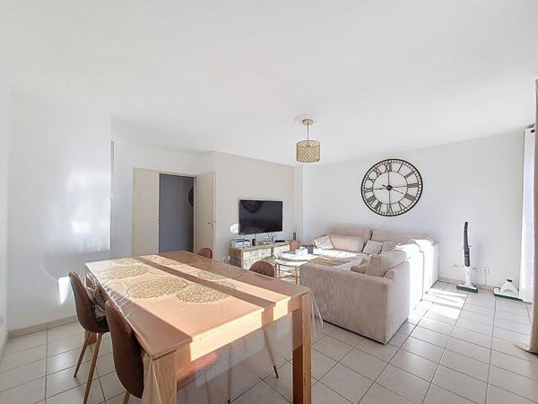 INVESTISSEMENT LOCATIF Appt duplex - T4 - 3 chambres - 84 m² - Résidence avec piscine - Plan-de-Cuques (13380)