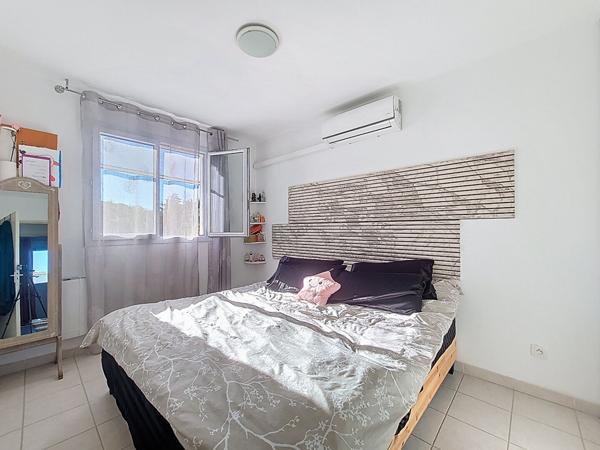 INVESTISSEMENT LOCATIF Appt duplex - T4 - 3 chambres - 84 m² - Résidence avec piscine - Plan-de-Cuques (13380)