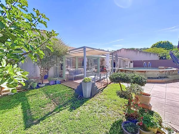 Exclusivité - Maison au Puy Sainte Reparade dans un quartier calme proche de toutes les commodités .