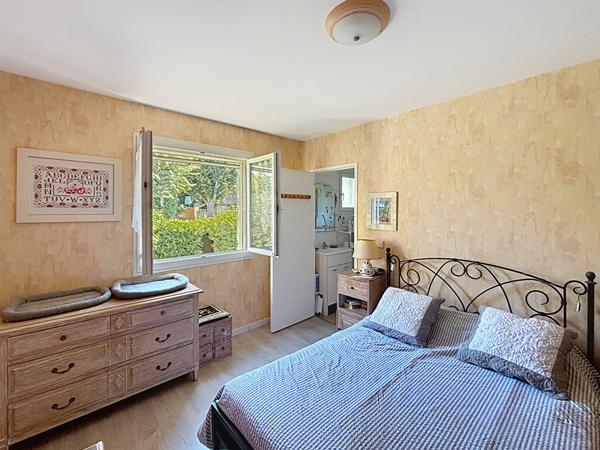 Exclusivité - Maison au Puy Sainte Reparade dans un quartier calme proche de toutes les commodités .