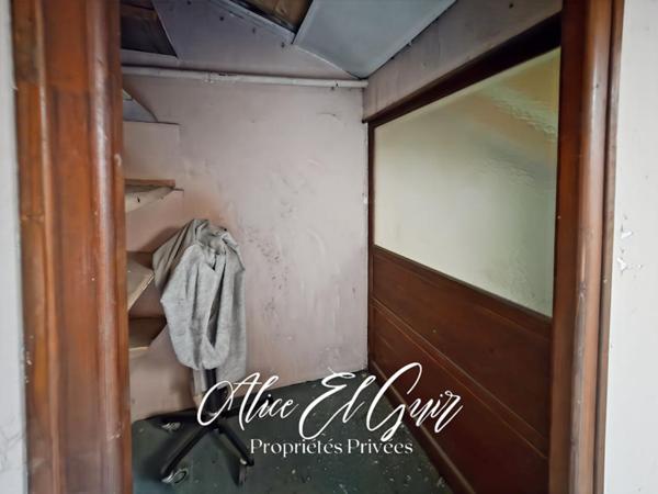 Carcassonne - Immeuble 1 commerce et 2 studios