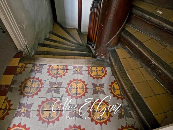 Carcassonne - Immeuble 1 commerce et 2 studios