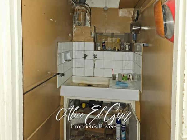 Carcassonne - Immeuble 1 commerce et 2 studios