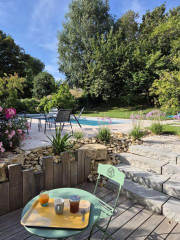 Maison 221 m2 + studio 17 m2 St Gelais