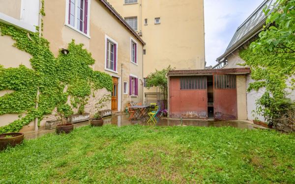 Maison à vendre    5 pièces •  Lyon 3