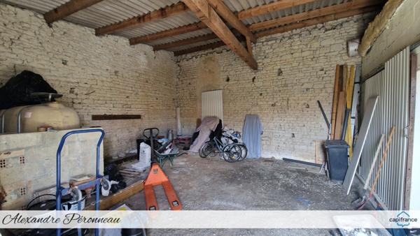 Charmante maison en pierre 170 m², 4 chambres FERRIERES (17) Garage et Piscine