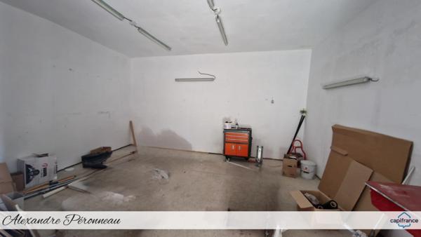 Charmante maison en pierre 170 m², 4 chambres FERRIERES (17) Garage et Piscine