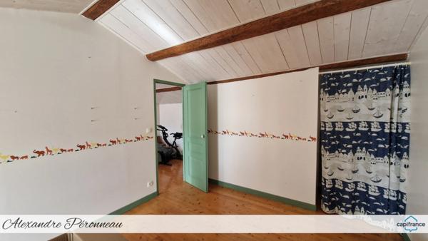 Charmante maison en pierre 170 m², 4 chambres FERRIERES (17) Garage et Piscine