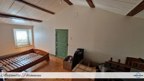 Charmante maison en pierre 170 m², 4 chambres FERRIERES (17) Garage et Piscine