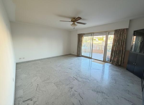 Nice Ouest FABRON 4 pièces A Rénover Belle Terrasse Résidence Piscine Double Parking