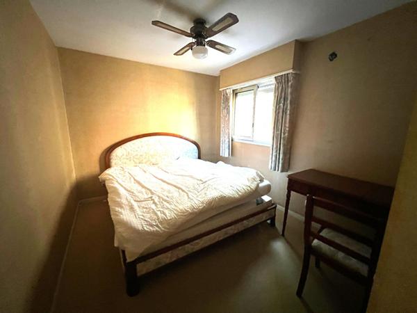 Nice Ouest FABRON 4 pièces A Rénover Belle Terrasse Résidence Piscine Double Parking