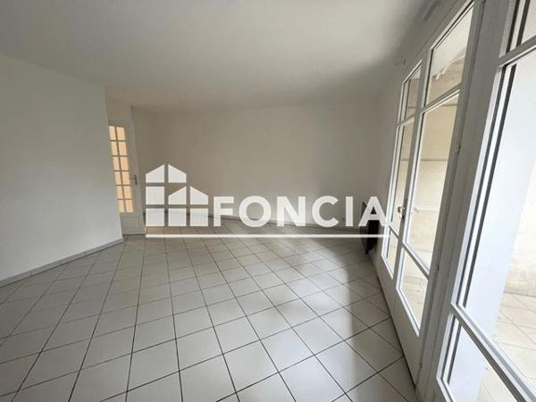 Location Appartement 2 pièces 43.27 m² - 3 AVENUE JOFFRE Saint Maur Des Fosses 94100