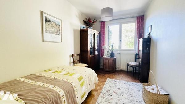 À VENDRE – MAISON PLAIN-PIED DE 146 M² À SERVON – POTENTIEL D’AGRANDISSEMENT