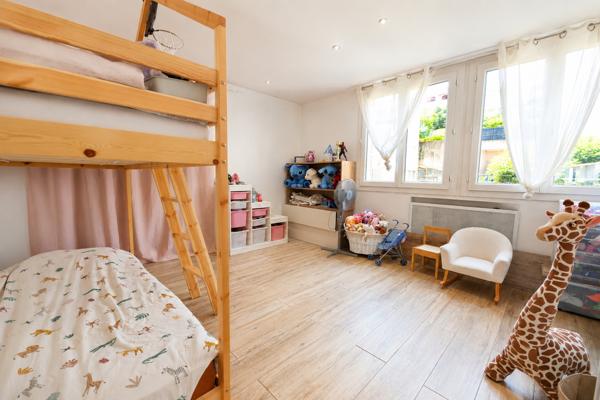 Appartement Grasse 3 pièce(s) 76m2 Totalement refait et proche commodités.