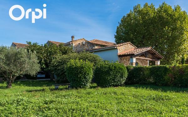 Maison à vendre    5 pièces •  Saint-Just-d'Ardèche