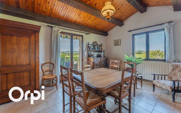 Maison à vendre    5 pièces •  Saint-Just-d'Ardèche