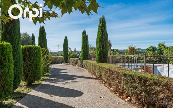 Maison à vendre    5 pièces •  Saint-Just-d'Ardèche