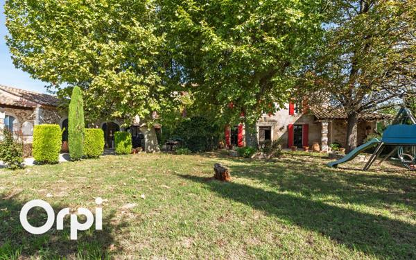 Maison à vendre    5 pièces •  Saint-Just-d'Ardèche