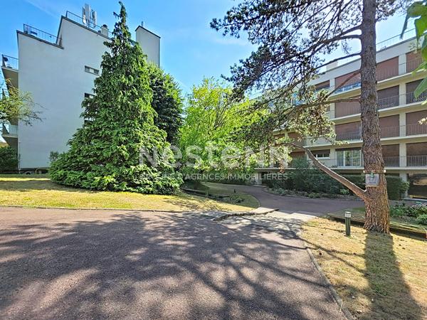 Versailles - Résidence Pershing | 2 pièces avec double terrasse, cave et parking