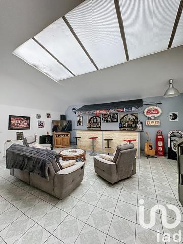 Immeuble à vendre 556 m² Feurs