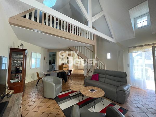 PLOUHA : A VENDRE MAISON TRADITIONNELLE PROCHE COMMERCES !