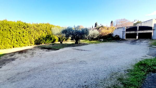 Maubec (84660) MAISON DE VILLAGE AVEC TERRAIN CONSTRUCTIBLE