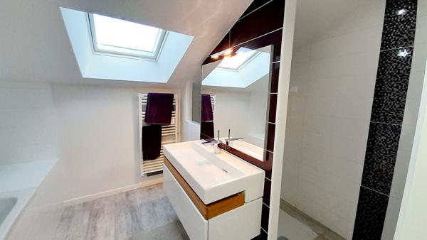 Maubec (84660) MAISON DE VILLAGE AVEC TERRAIN CONSTRUCTIBLE