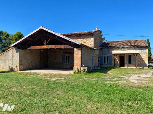 A vendre, maison à rénover avec dépendances et jardin