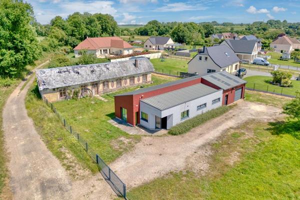 Aux portes d'Etretat : local artisanal/bureau/commerce et maison à rénover