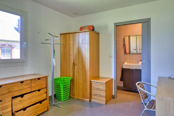 Aux portes d'Etretat : local artisanal/bureau/commerce et maison à rénover