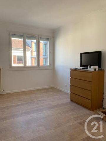 Appartement F6 à vendre  4 pièces - 123,08 m2 L HAY LES ROSES - 94